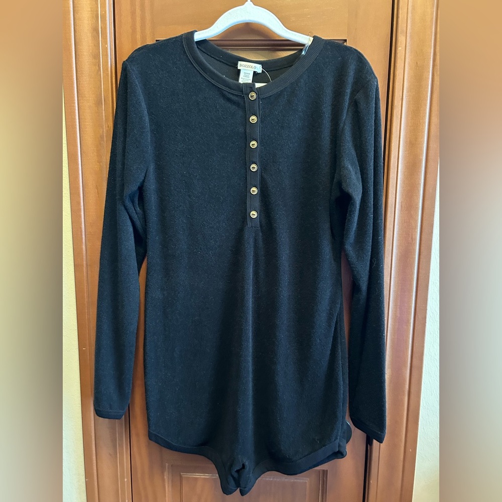 Bozzolo Black Long Sleeve Romper Size Medium NWOT🖤